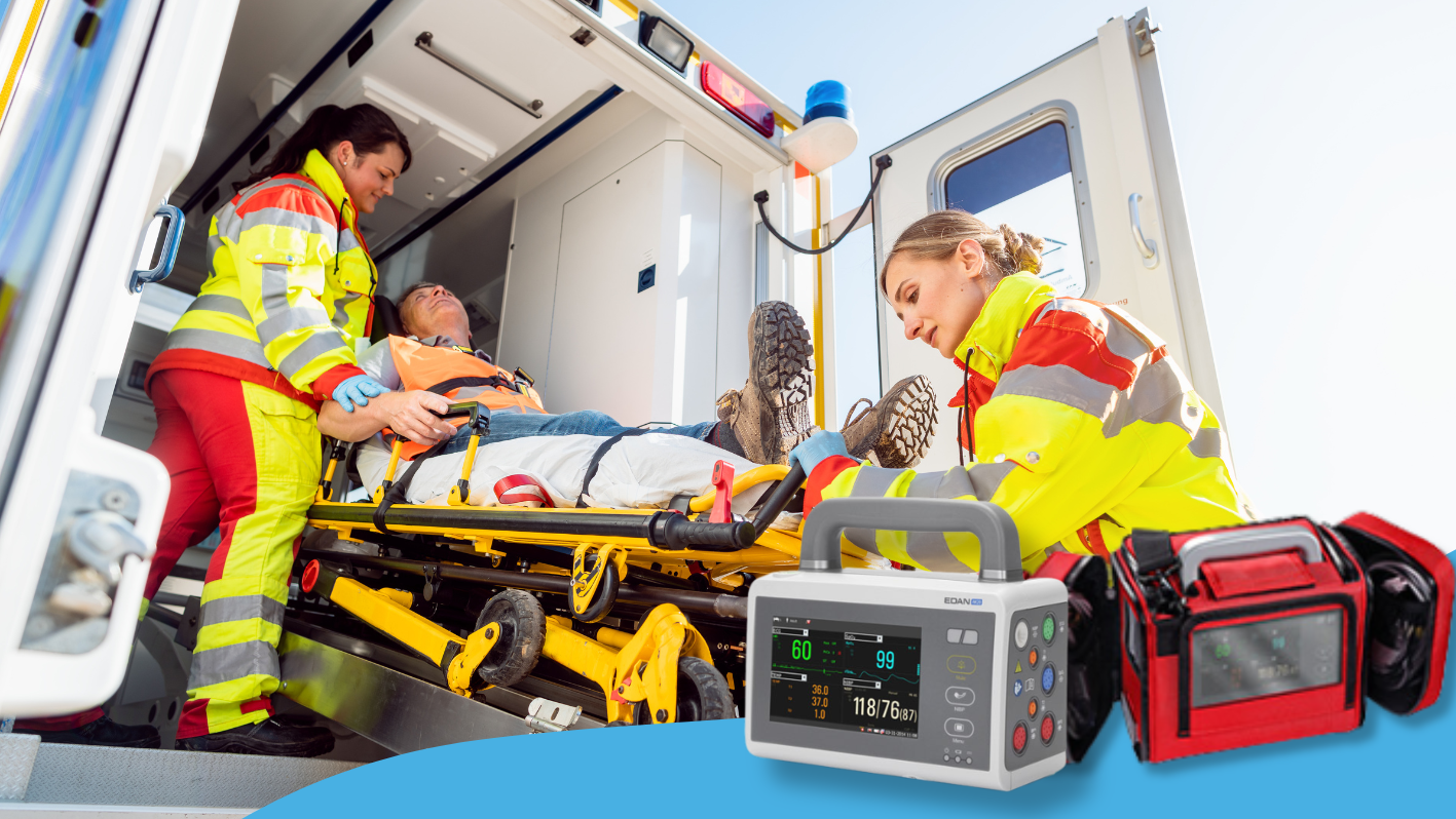 Rettungsdienst im Einsatz mit Patienten, davor ein Mobiler Patientenmonitor iM20 von Edan mit Tragetasche